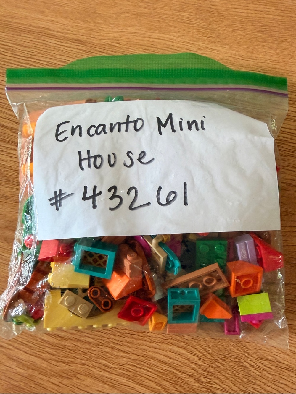 LEGO Disney Encanto mini house set #43261